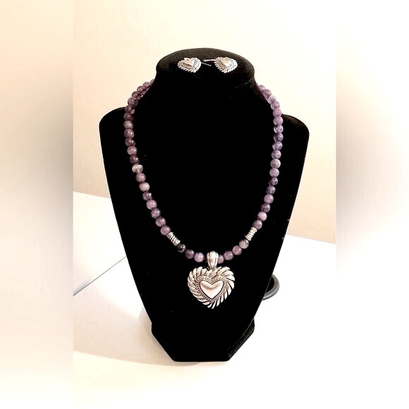 Bead Necklace w/Heart Pendant and Heart Shape Pierced Earrings - Picture 4 of 11